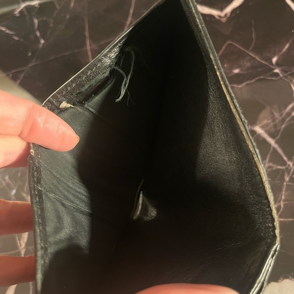 $950 CHANEL Black Caviar-Leather Wallet - Picture 11 of 14